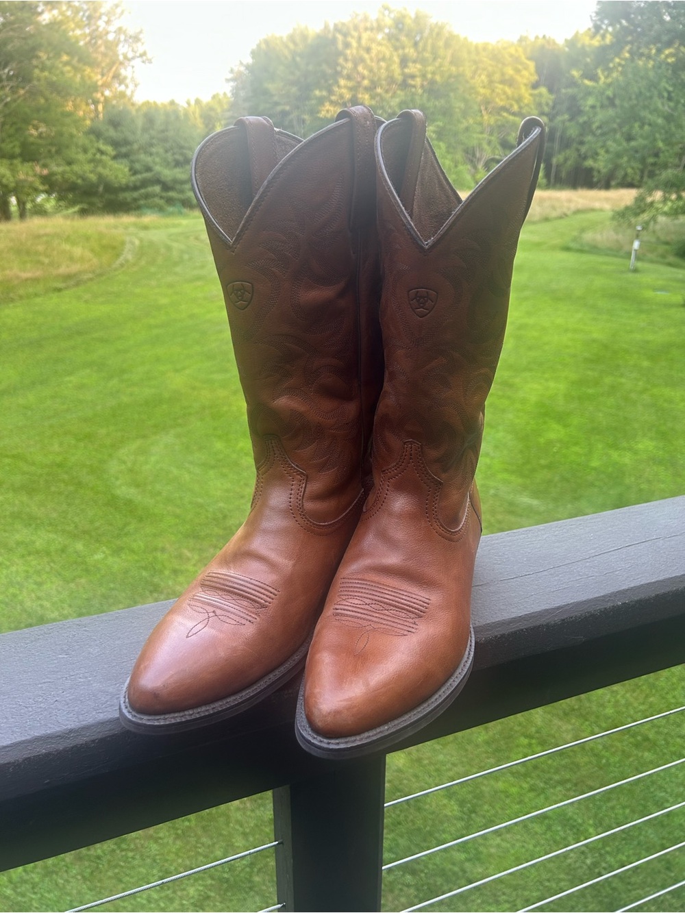 Ariat Cognac Heritage Men's R Toe Cowboy Boots Great Condition Size 11.5 D